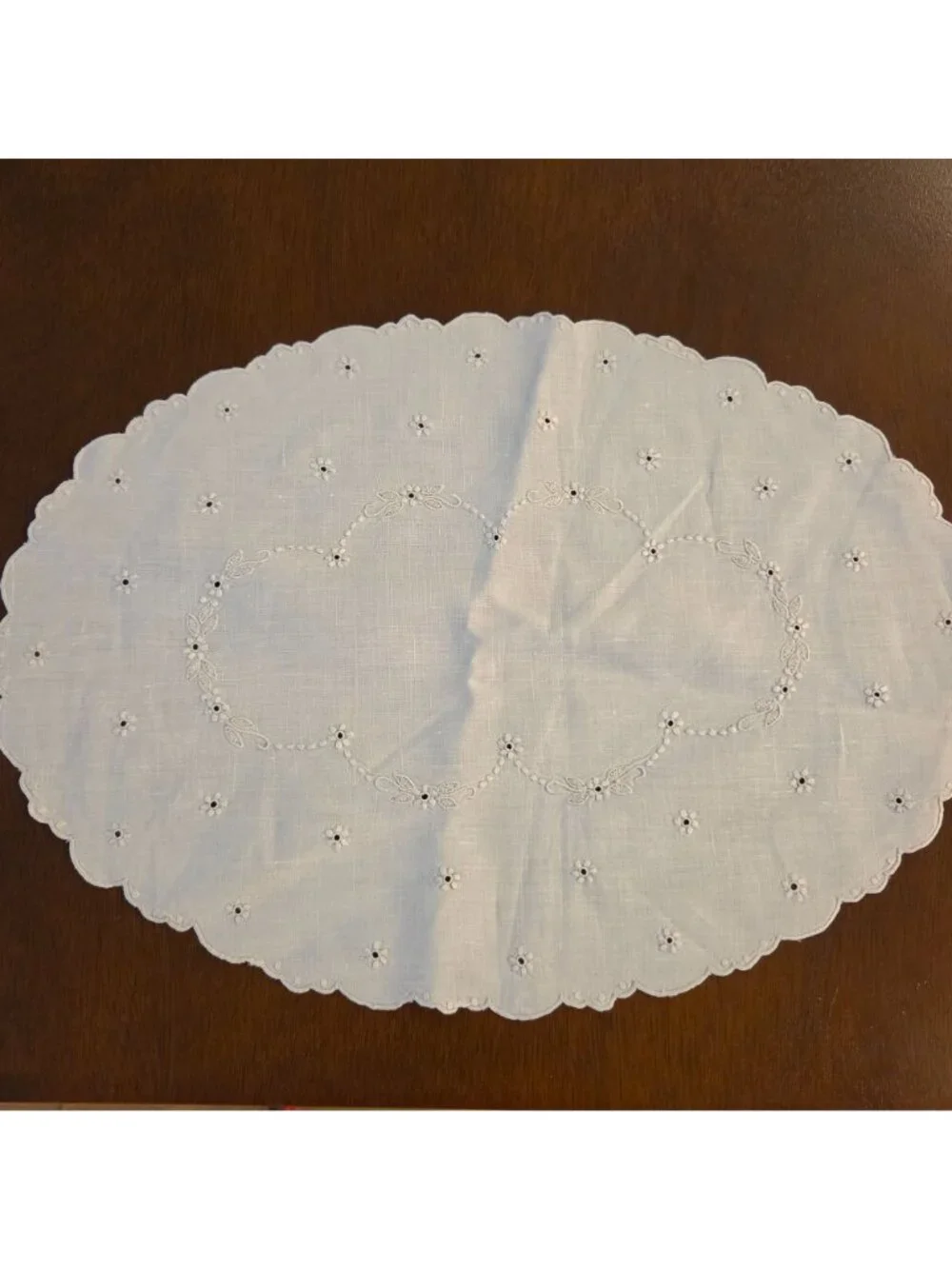 Vintage Ivory Linen Oval Embroidered Eyelet Placemats & Square Napkins Set Of 8